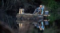 Click to watch 'Punting on the River' (popup) Bay Of Fires